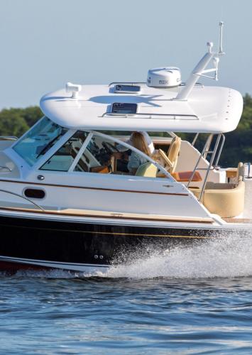 Hinckley introduces OutboardCare & Standardizes Hunt Yachts Coastal Series on Outboard Power