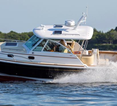 Hinckley introduces OutboardCare & Standardizes Hunt Yachts Coastal Series on Outboard Power